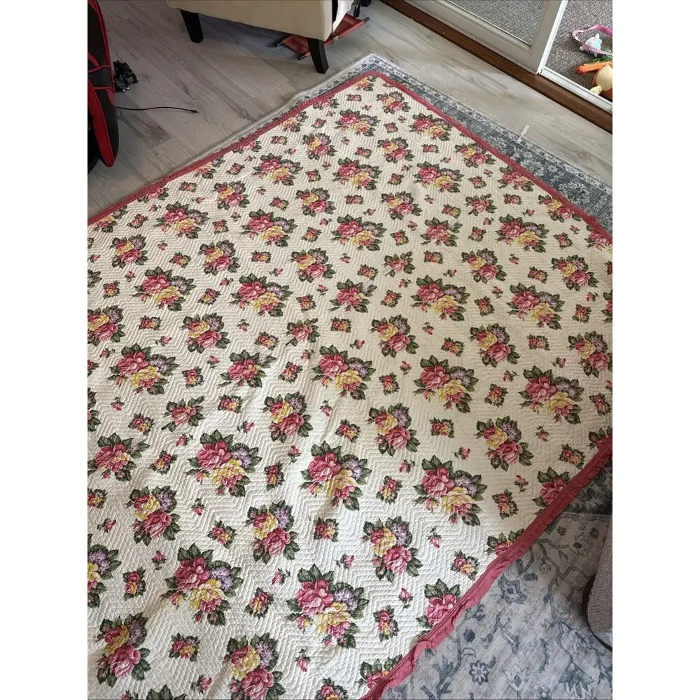 Vintage Floral Quilt Bedspread 78” By 66” Pink, Yellow And Pink Boarder Edge